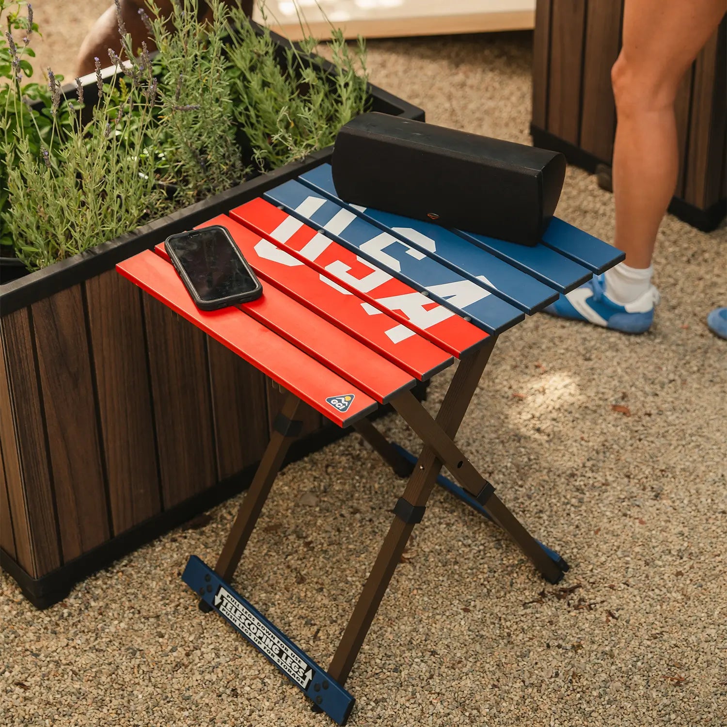 Compact-Camp-Table-USA-Deluxe-Backyard-Party
