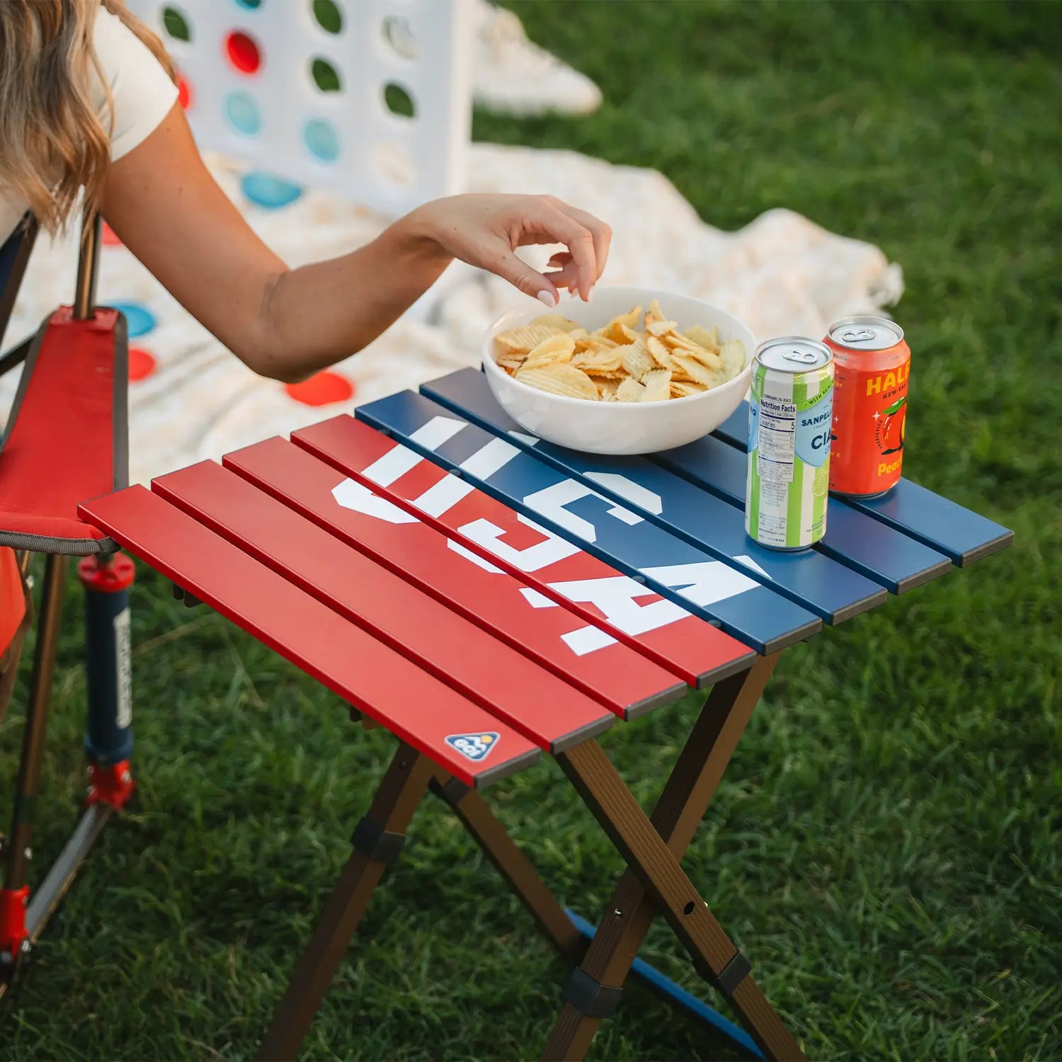 Compact-Camp-Table-USA-Deluxe-Party-Snacks_906d5984-471c-48f9-8021-16759bd55fd7