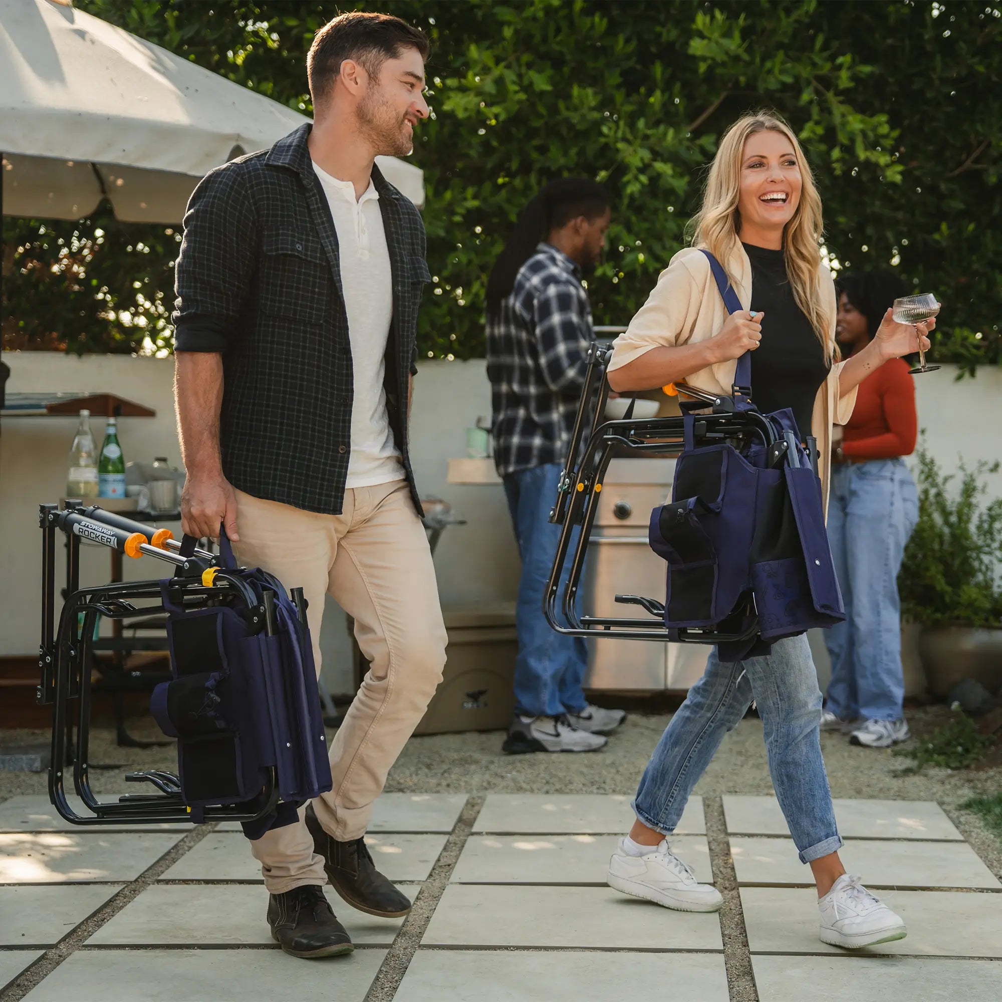 Stowaway-Rocker-Tailgater-Lifestyle-7-2000x2000-1