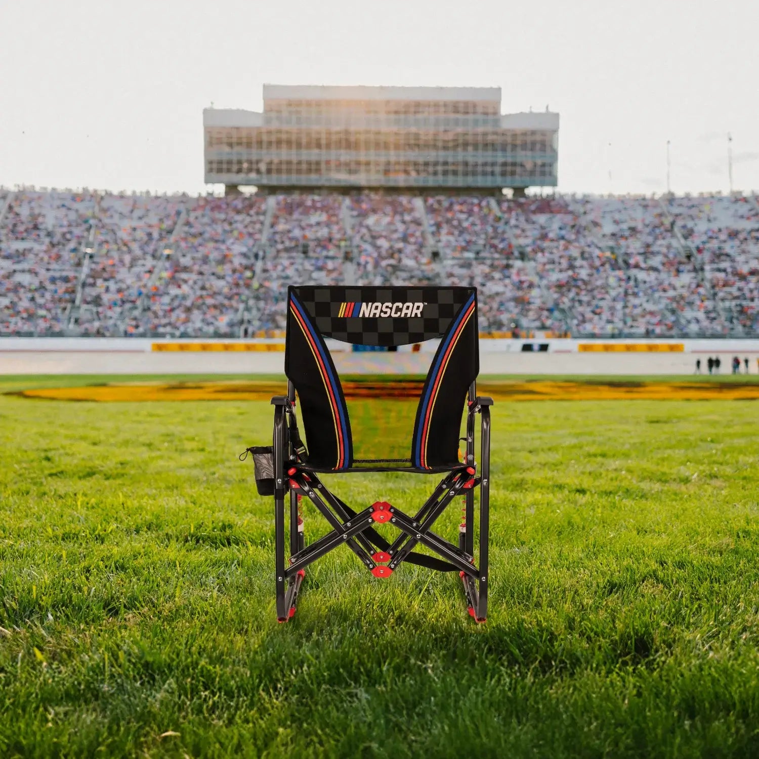 adjustable-rocker-nascar-450502-lifestyle-1